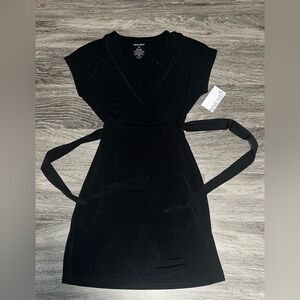 NWT Nine West Elegant Black Short Sleeve Wrap Dress